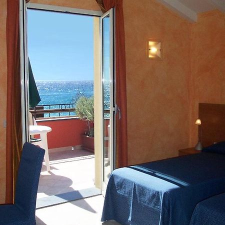 Acqua Di Mare Bed & Breakfast Bordighera Exterior photo